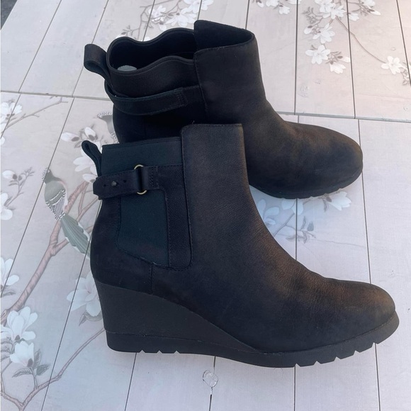 UGG Black Ankle Booties - Picture 2 of 7